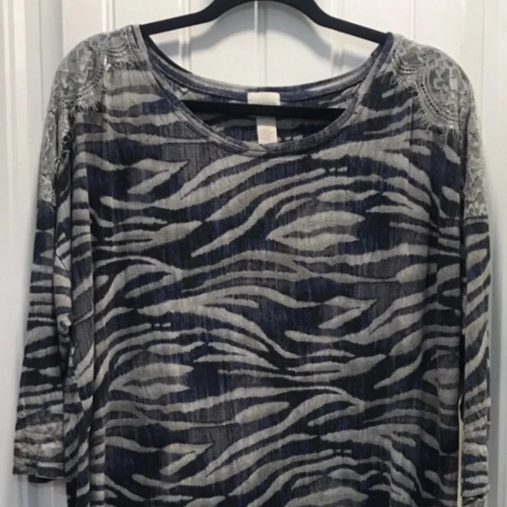 Chicos. Size‎ 2. Blue and Gray Tiger Striped Blouse.